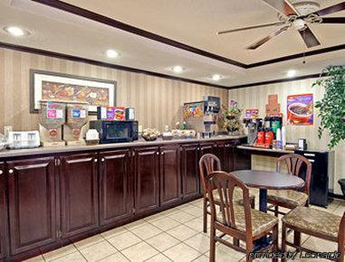 Hotel Days By Wyndham I-75 North Macon
