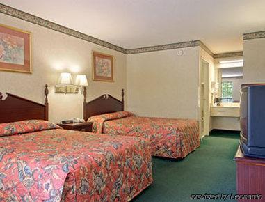 Days By Wyndham I-75 North Hotel Macon