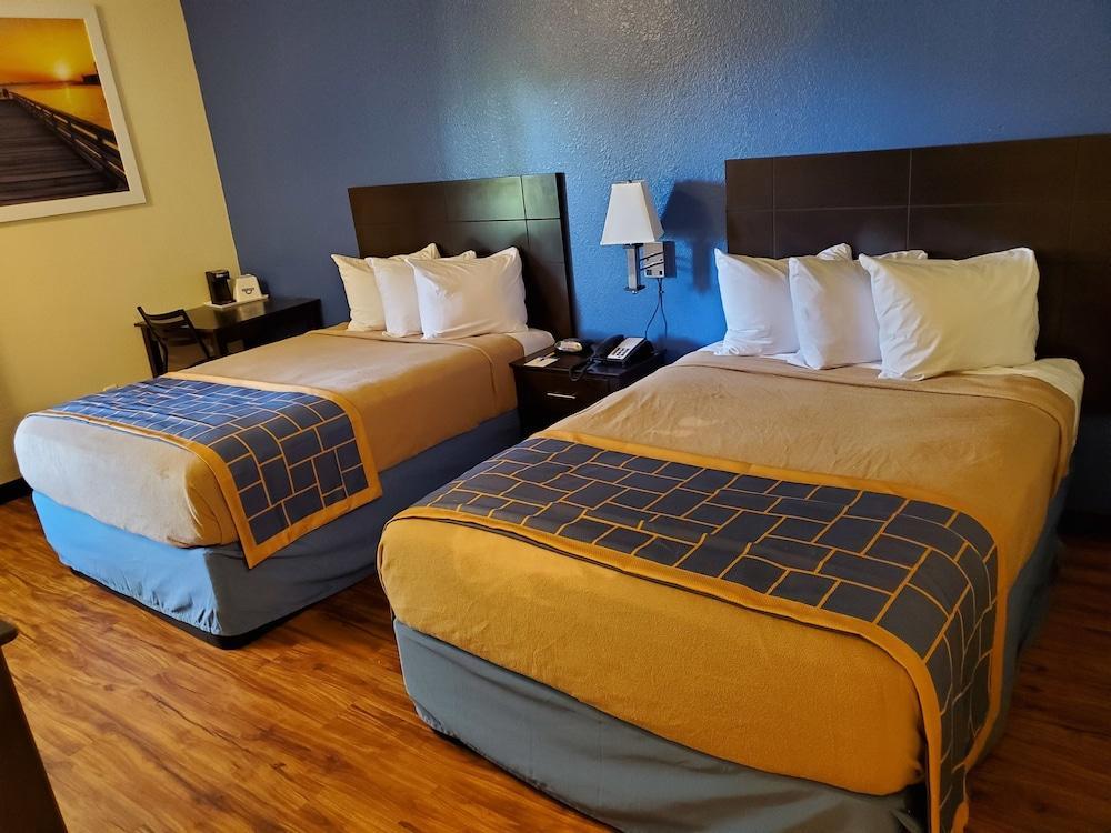 Days By Wyndham I-75 North Hotel Macon