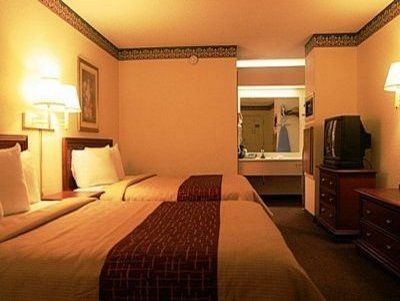 Days By Wyndham I-75 North Hotel Macon