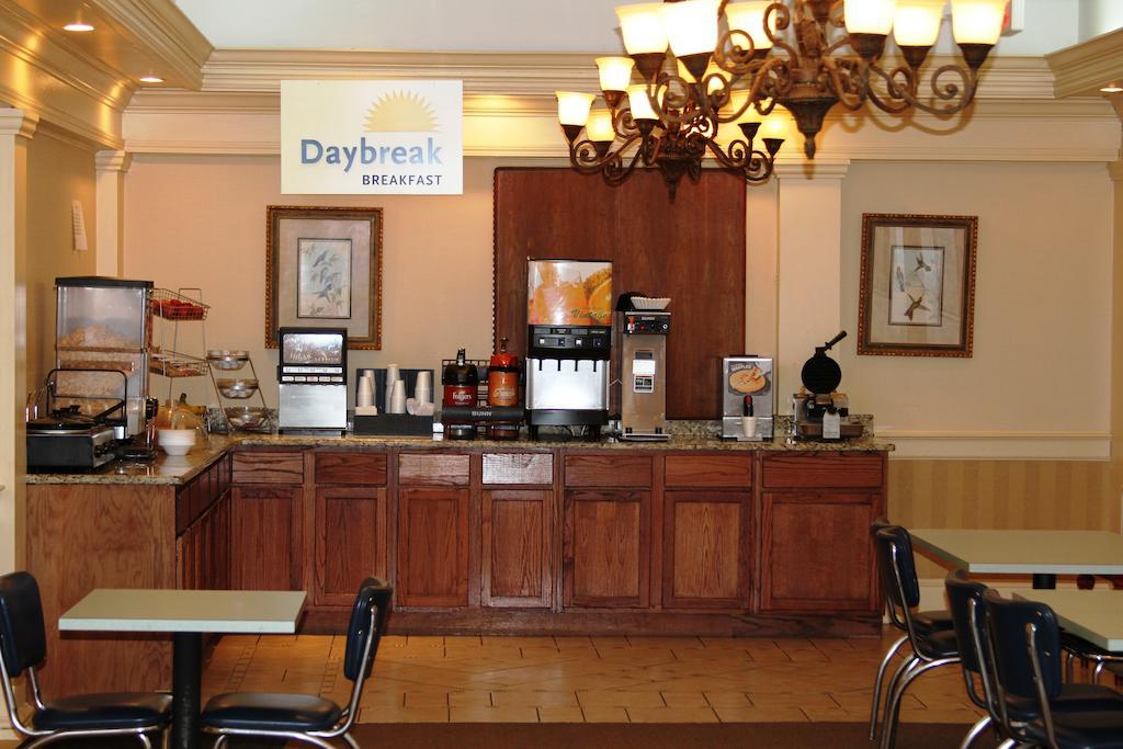 Days By Wyndham I-75 North 2* Macon