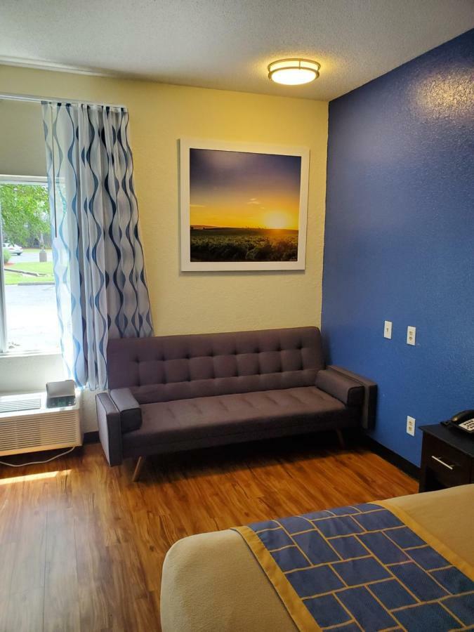 Hotel Days By Wyndham I-75 North